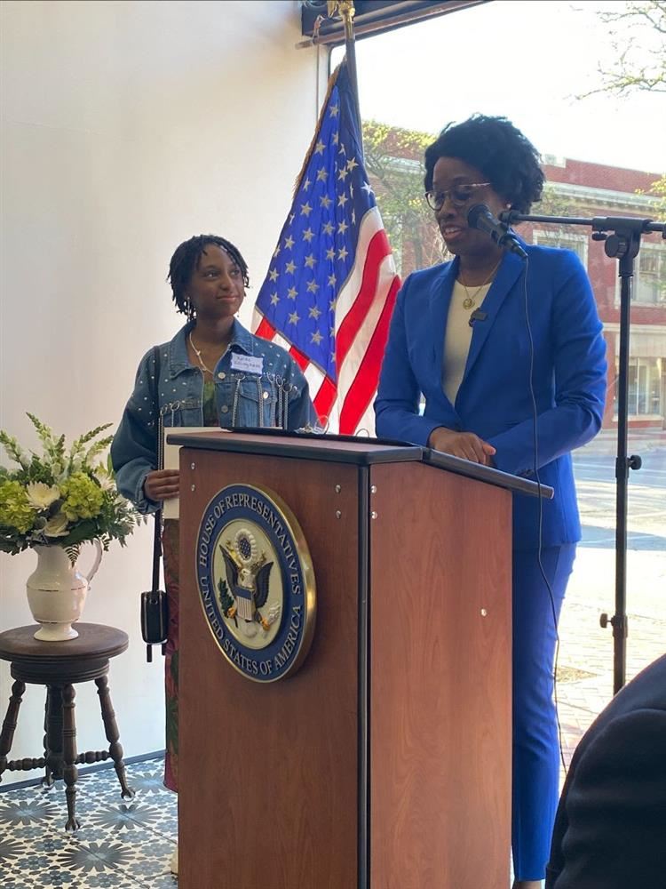 Lauren Underwood speaking